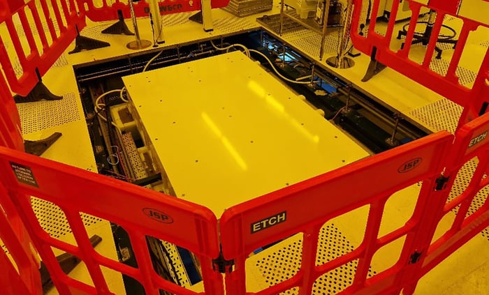 Universal Machine Base main image 0